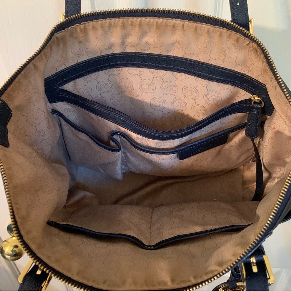 Michael Kors navy tote - Picture 3 of 7